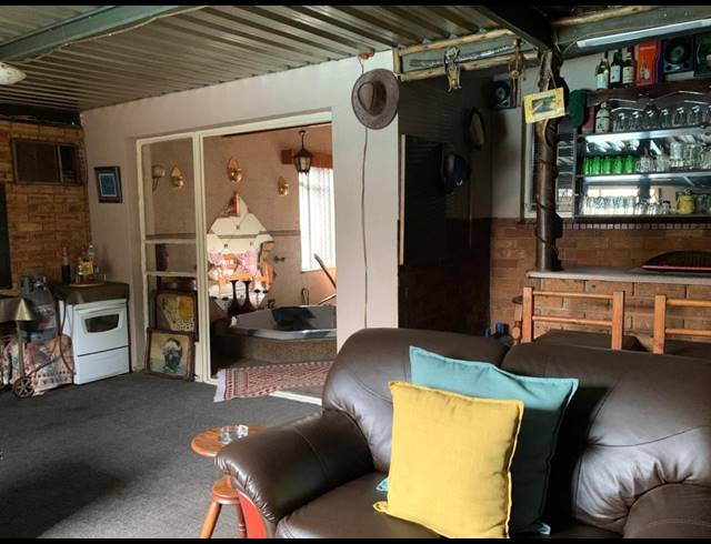 4 BEDROOM HOUSE FOR SALE IN VANDERBIJLPARK CE 2